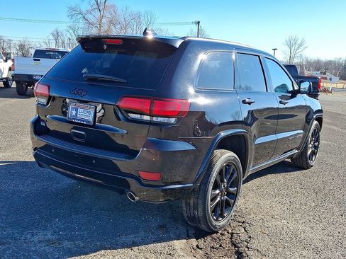 Used 2019 Jeep Grand Cherokee Altitude image 11