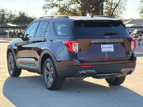 Used 2022 Ford Explorer XLT w/ Equipment Group 202A image 5