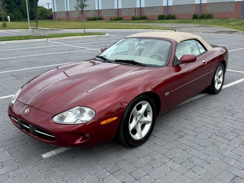 Used 1997 Jaguar XK8 Convertible RWD image 2