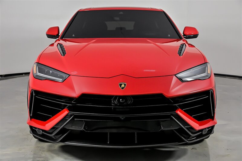 Used 2023 Lamborghini Urus Performante AWD/4WD image 4