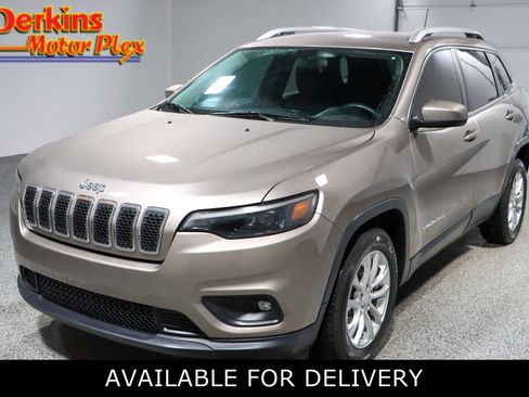 Used 2019 Jeep Cherokee Latitude w/ Popular Appearance Group image 1