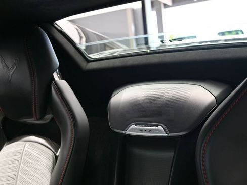 Used 2023 Chevrolet Corvette Stingray Premium Conv w/ Z51 Performance Package image 33