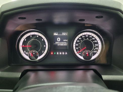 Used 2018 RAM 1500 Express w/ Black Ram 1500 Express Group AWD/4WD image 23