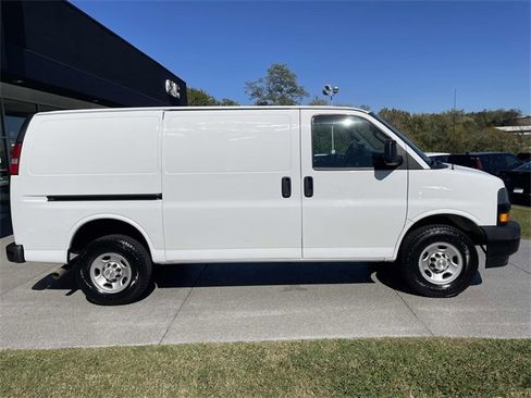 Used 2023 Chevrolet Express 2500 w/ Driver Convenience Package image 8