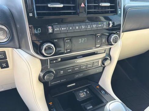 Used 2023 Lexus GX 460 Luxury w/ Sport Design Package AWD/4WD image 20