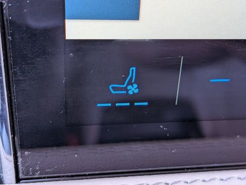 Used 2025 Lincoln Corsair FWD w/ Equipment Group 101A image 27