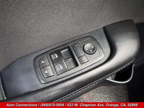 Used 2015 Dodge Challenger SXT RWD image 18