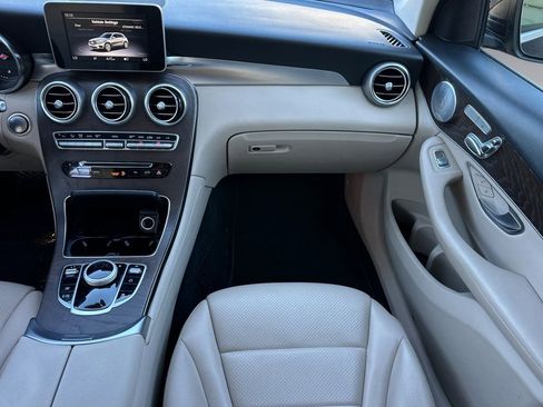 Used 2019 Mercedes-Benz GLC 300 4MATIC image 28