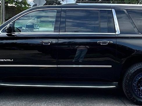 Used 2016 GMC Yukon XL Denali w/ Open Road Package AWD/4WD image 7