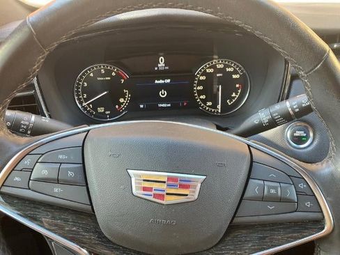 Used 2022 Cadillac XT5 Premium Luxury image 1