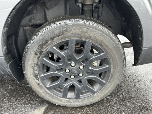 Used 2023 Ford Maverick Lariat w/ Lariat Luxury Package image 17