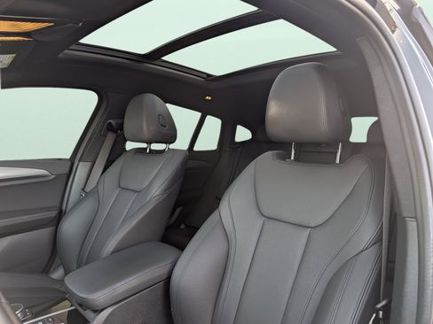 Used 2021 BMW X4 xDrive30i w/ M Sport Package image 10