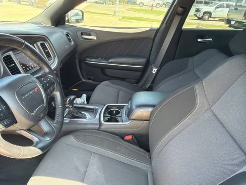 Used 2022 Dodge Charger SXT RWD image 11
