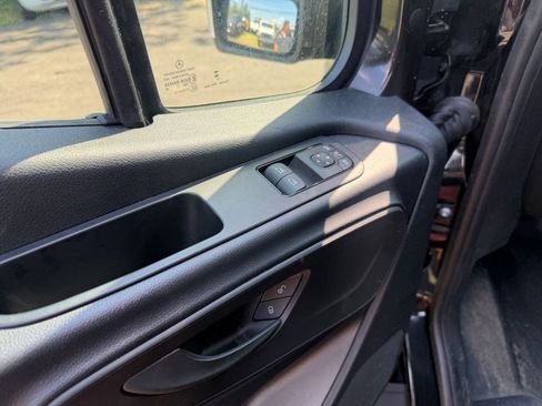 Used 2023 Mercedes-Benz Sprinter 2500 image 11