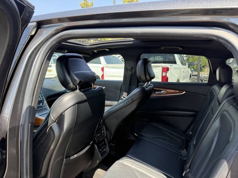 Used 2020 Lincoln Nautilus Reserve FWD image 12
