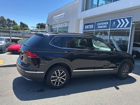 Used 2020 Volkswagen Tiguan SE AWD/4WD image 6