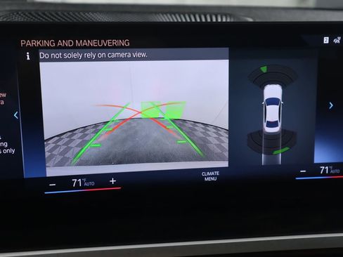 Used 2023 BMW 330i Sedan w/ M Sport Package image 16