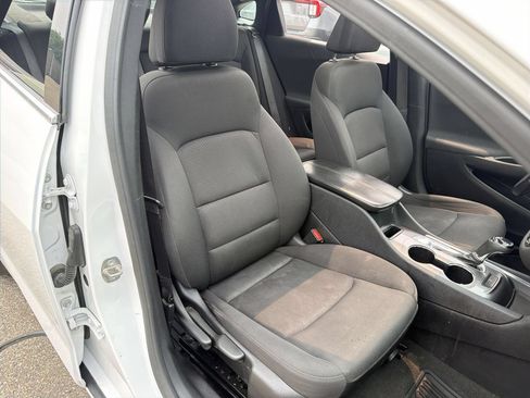 Used 2020 Chevrolet Malibu LT FWD image 26