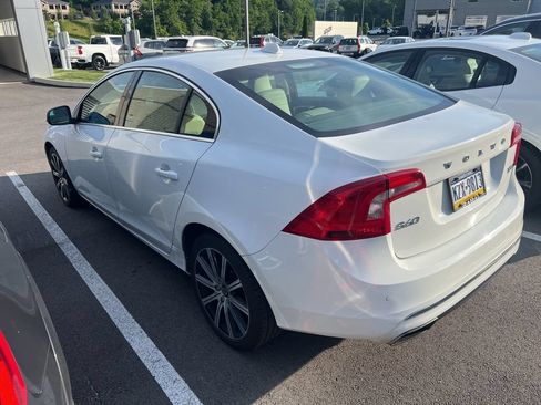 Used 2017 Volvo S60 T5 Inscription Platinum w/ Climate Package AWD/4WD image 11