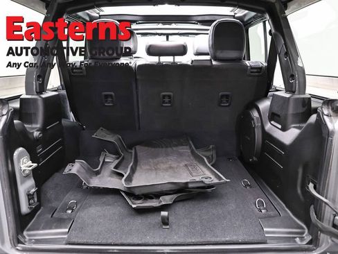 Used 2023 Jeep Wrangler Unlimited w/ Sun & Screen Package image 9