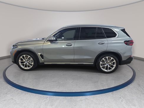 Used 2025 BMW X5 xDrive50e w/ Executive Package AWD/4WD image 9