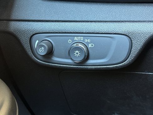 Used 2023 Chevrolet Bolt EUV LT w/ Comfort Package image 38