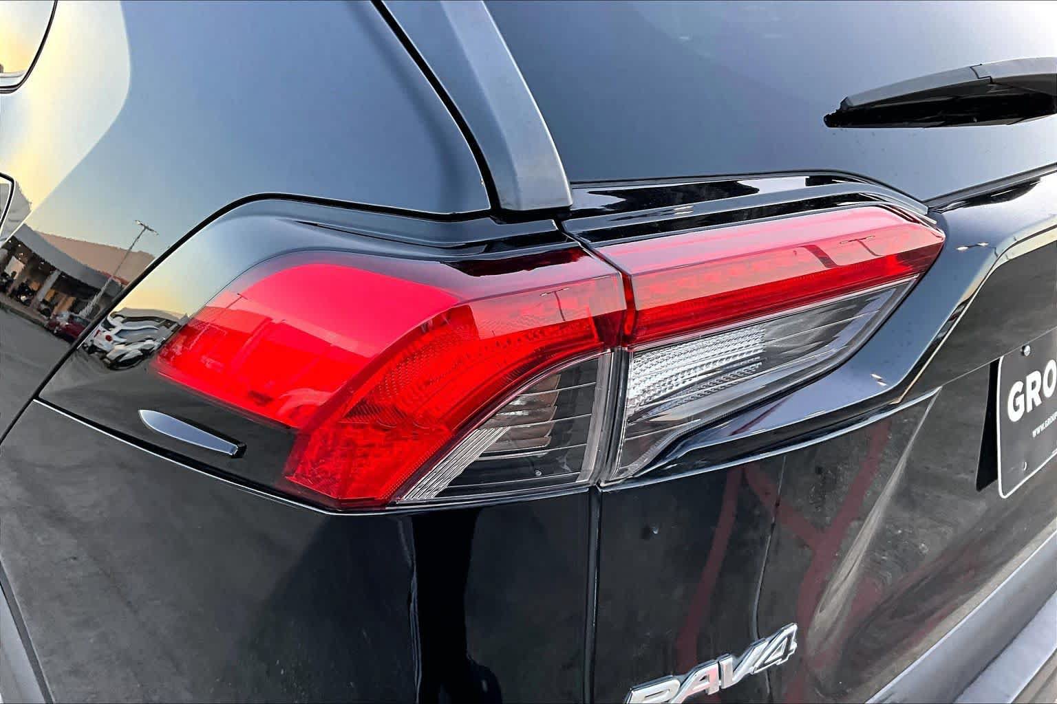 Used 2021 Toyota RAV4 XLE Premium FWD image 29