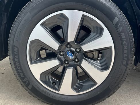 Used 2018 Subaru Forester 2.5i Premium AWD/4WD image 24
