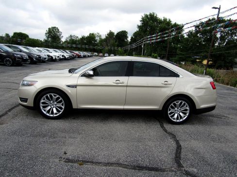 Used 2017 Ford Taurus Limited image 4