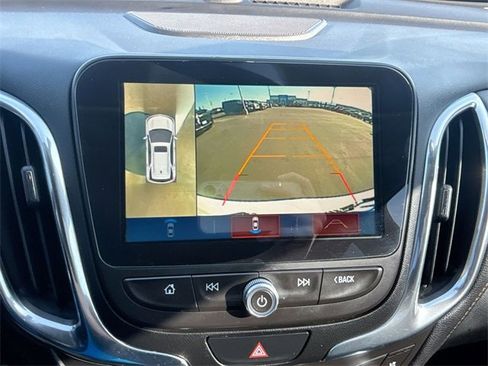 Used 2018 Chevrolet Equinox Premier image 17