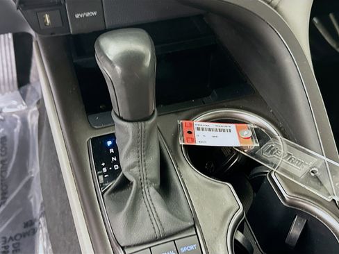 Used 2023 Toyota Camry SE image 21