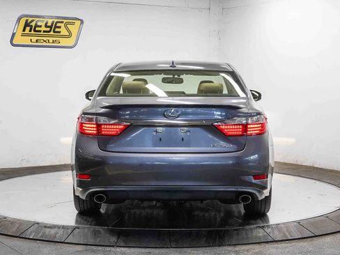Used 2013 Lexus ES 350 w/ Luxury Pkg FWD image 3