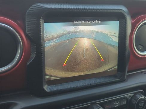 Used 2021 Jeep Wrangler Unlimited Rubicon image 19