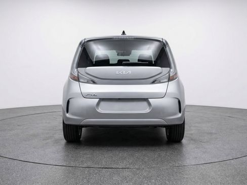 Used 2025 Kia Soul LX w/ LX Technology Package image 7