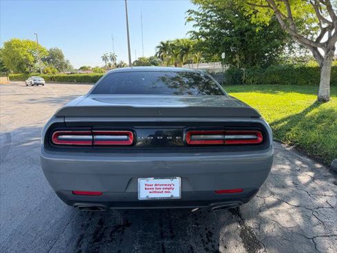 Used 2017 Dodge Challenger R/T w/ Driver Convenience Group RWD image 4