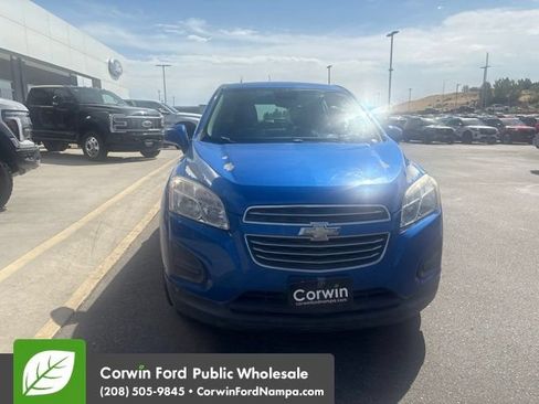 Used 2015 Chevrolet Trax LS w/ LPO, Cargo Package FWD image 3