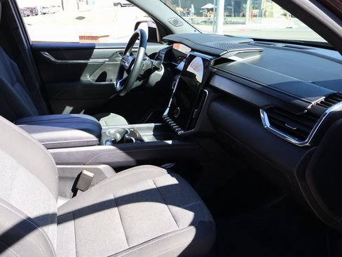 Certified 2025 GMC Acadia Elevation image 7