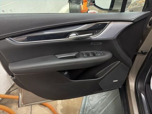 Certified 2023 Cadillac XT5 Premium Luxury image 7