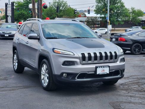 Used 2017 Jeep Cherokee Limited w/ Trailer Tow Group AWD/4WD image 7