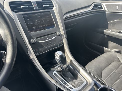 Used 2014 Ford Fusion SE w/ Equipment Group 202A image 28