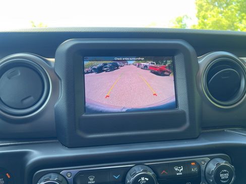 Used 2022 Jeep Wrangler Unlimited Sport AWD/4WD image 24