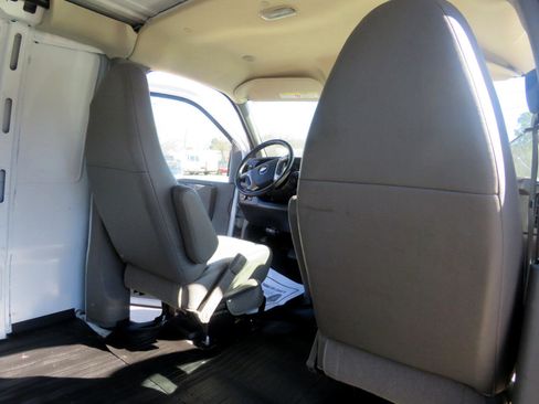 Used 2013 Chevrolet Express 2500 w/ Power Package image 20