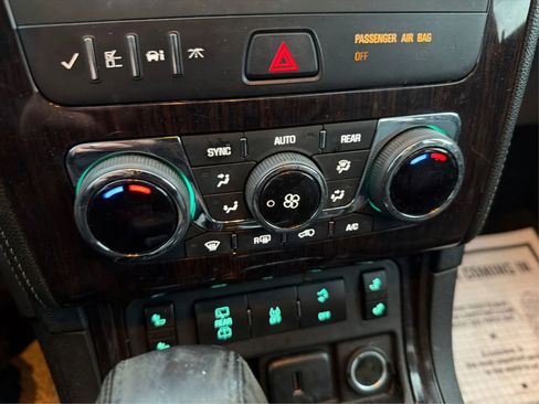 Used 2017 Chevrolet Traverse LT image 31
