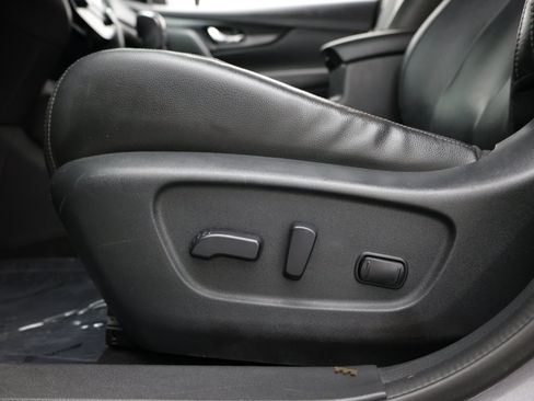 Used 2018 Nissan Rogue SL FWD image 15