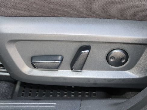 Used 2023 Nissan Rogue SV FWD image 35