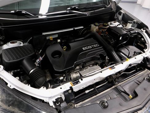 Used 2022 Chevrolet Equinox LT w/ Driver Convenience Package image 17