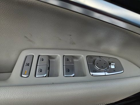 Used 2022 Genesis G70 2.0T image 16