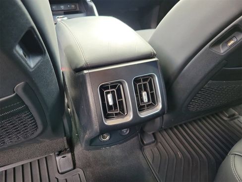 Used 2023 Kia Sorento EX image 12