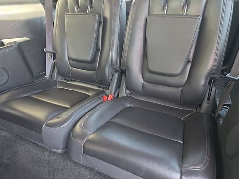 Used 2013 Ford Explorer XLT FWD image 21
