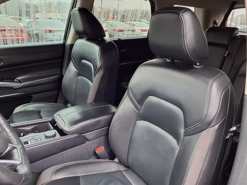 Used 2023 Nissan Pathfinder SL image 13
